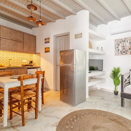 Elenitas Beach House In Ornos Exteriér fotografie