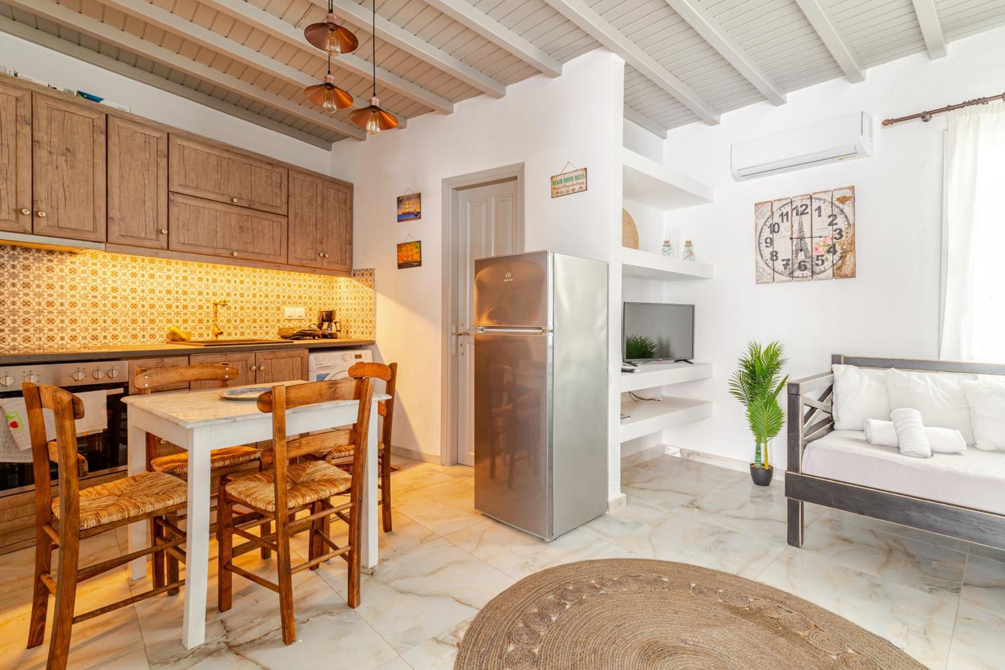 Elenitas Beach House In Ornos Exteriér fotografie
