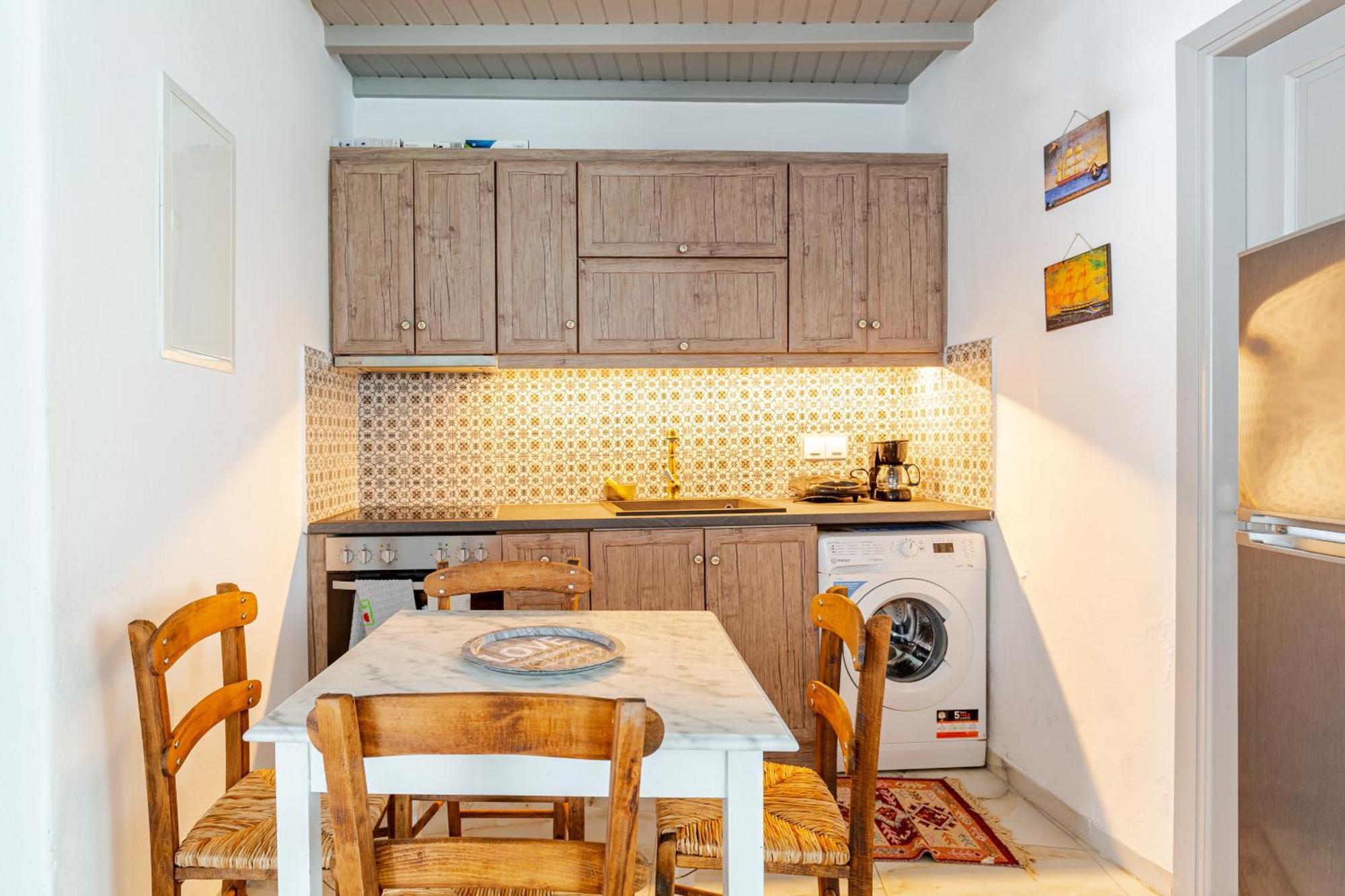 Elenitas Beach House In Ornos Exteriér fotografie