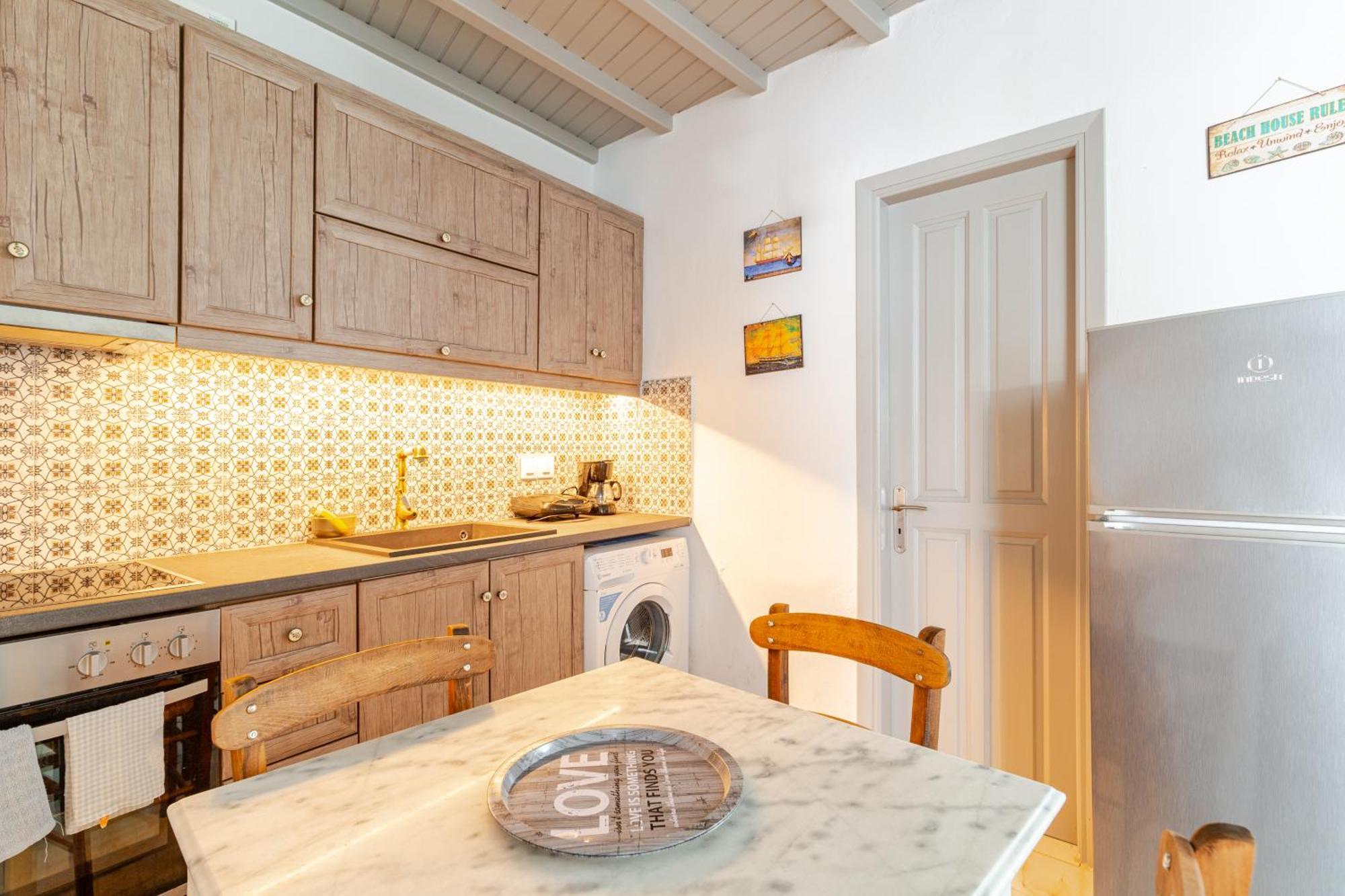 Elenitas Beach House In Ornos Exteriér fotografie