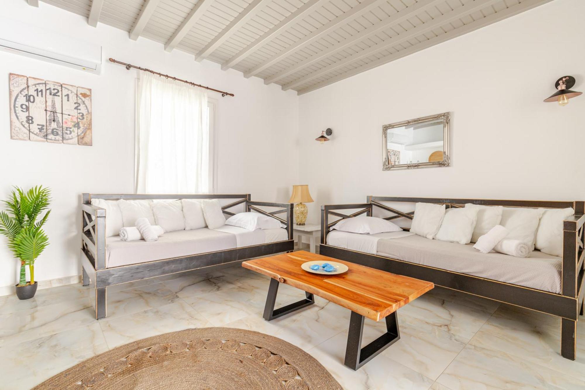 Elenitas Beach House In Ornos Exteriér fotografie
